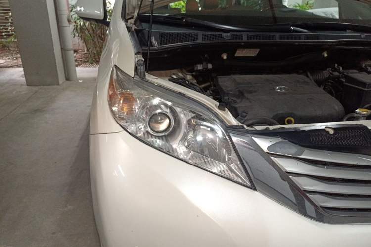 Used Toyota SIENNA 2013 3.5L Four-Wheel Drive Parallel Import Right Front Headlight