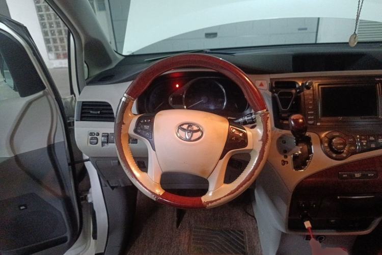 Used Toyota SIENNA 2013 3.5L Four-Wheel Drive Parallel Import Steering Wheel