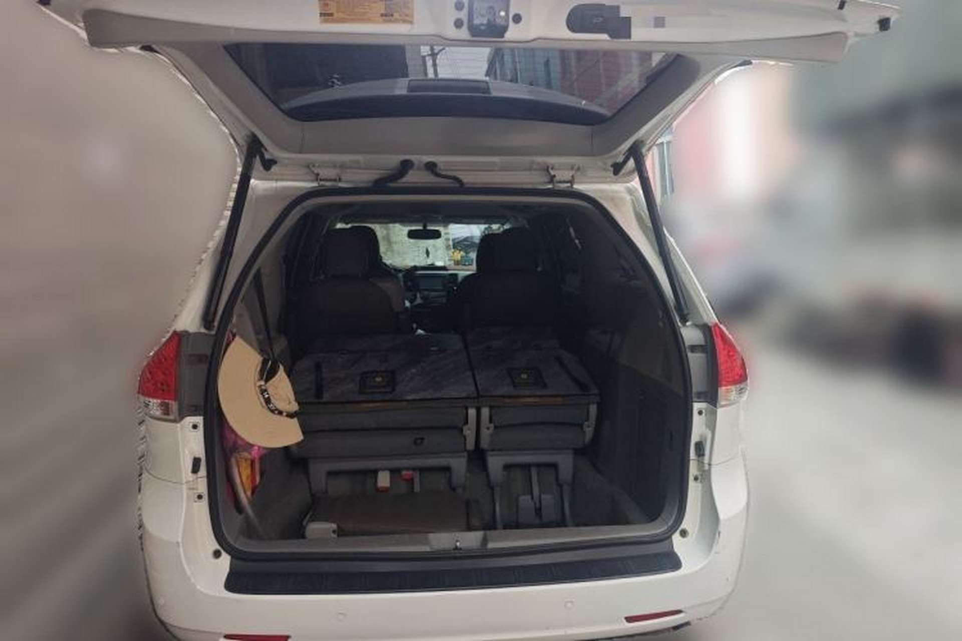 Used Toyota SIENNA  Trunk
