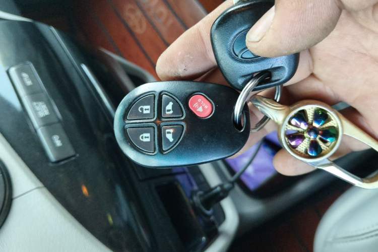 Used Toyota SIENNA  Vehicle Key