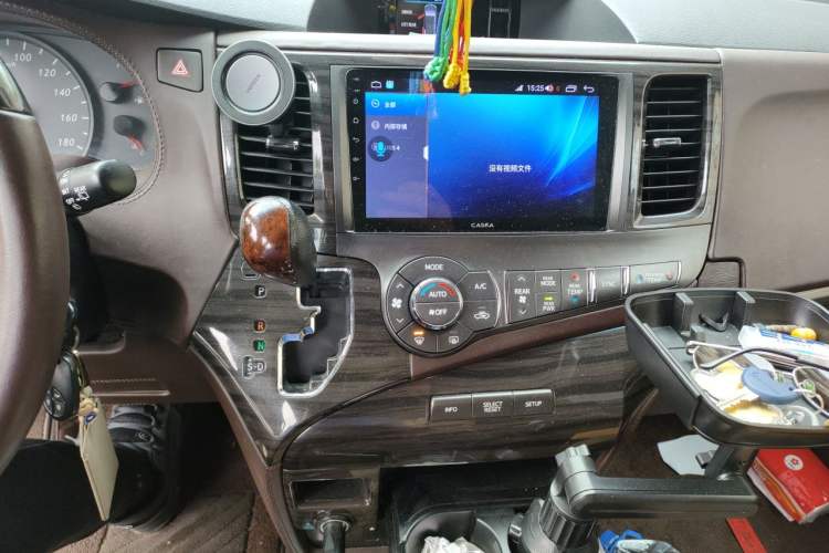 Used Toyota SIENNA  Audio And AC Panel