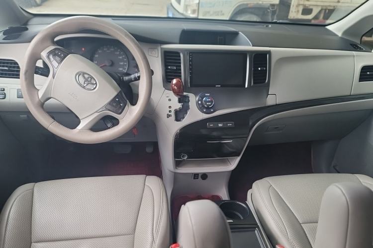 Used Toyota SIENNA  Center Console