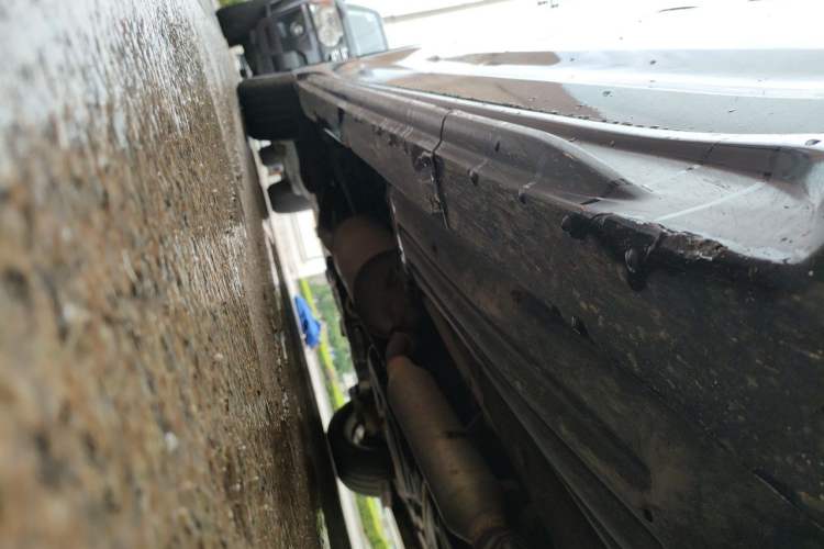 Used Toyota SIENNA  Chassis Front Right