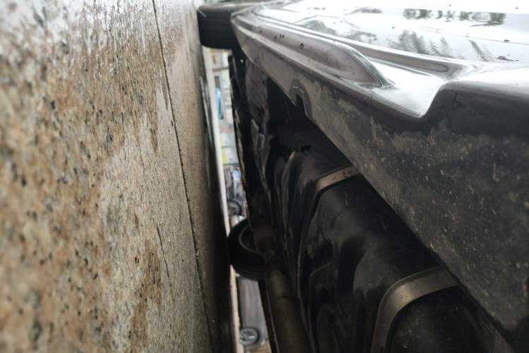 Used Toyota SIENNA  Chassis Rear Left