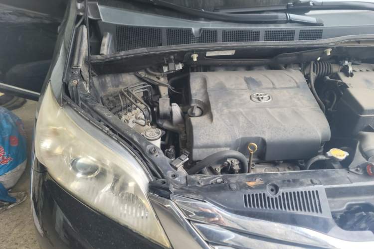 Used Toyota SIENNA  Engine Bay Right