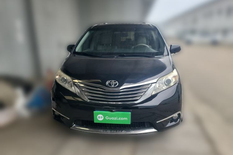 Used Toyota SIENNA  Front
