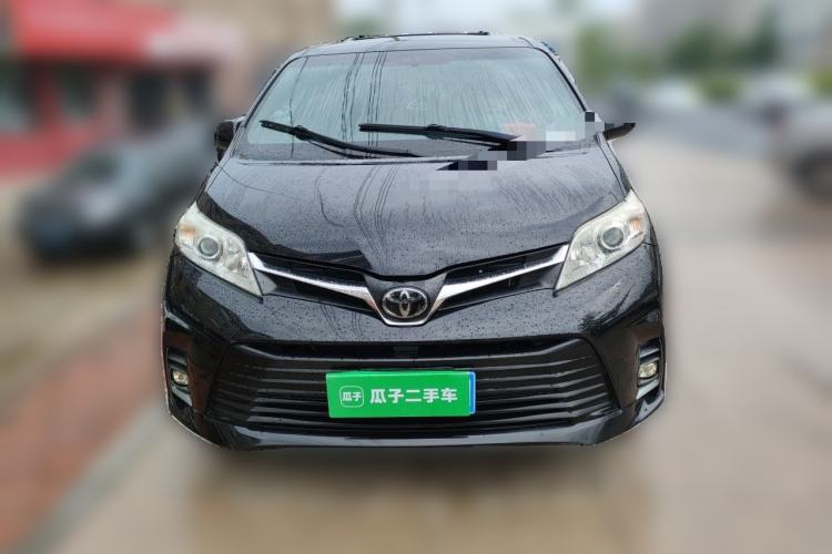 Used Toyota SIENNA  Front
