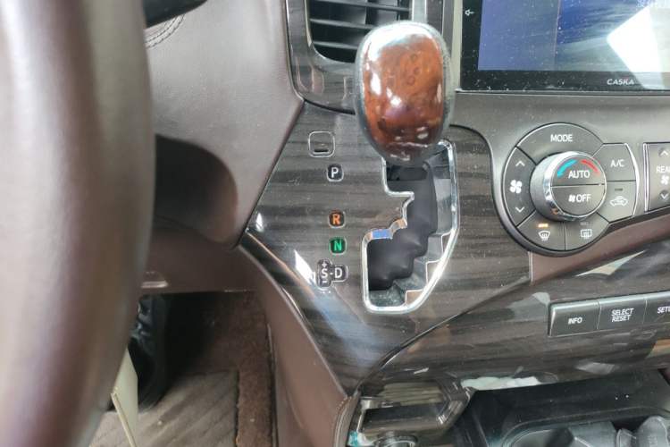 Used Toyota SIENNA  Gear Lever
