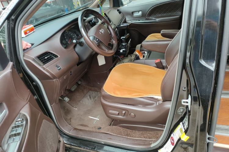 Used Toyota SIENNA  Left Front Seat