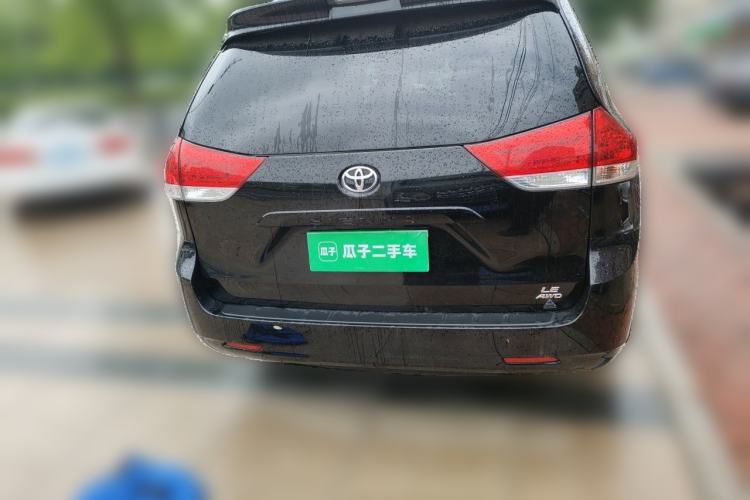 Used Toyota SIENNA  Rear