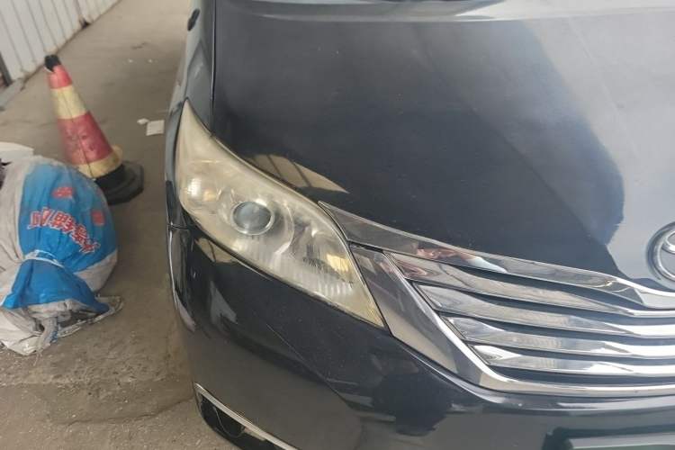 Used Toyota SIENNA  Right Front Headlight