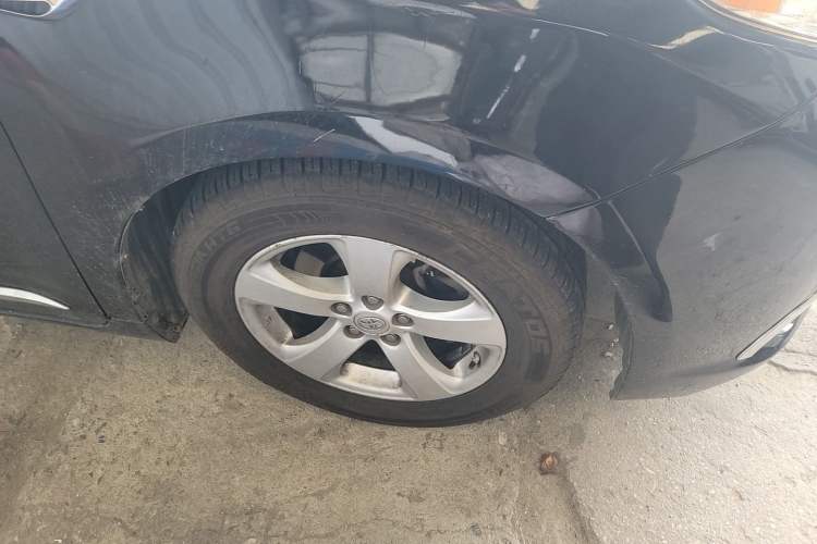 Used Toyota SIENNA  Right Front Wheel Hub