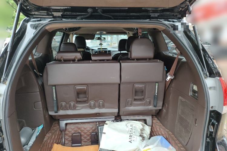 Used Toyota SIENNA  Trunk