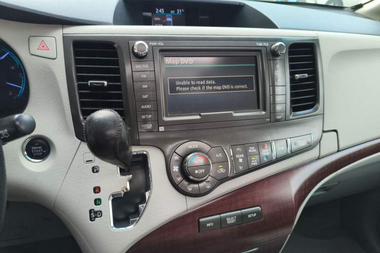 Used Toyota SIENNA 2014 3.5L Four-Wheel Drive LE U.S. Specification Audio And AC Panel