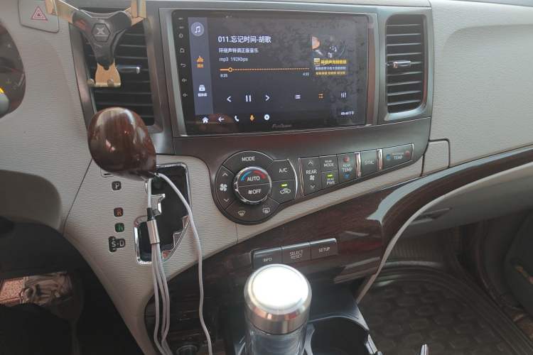 Used Toyota SIENNA  Audio And AC Panel