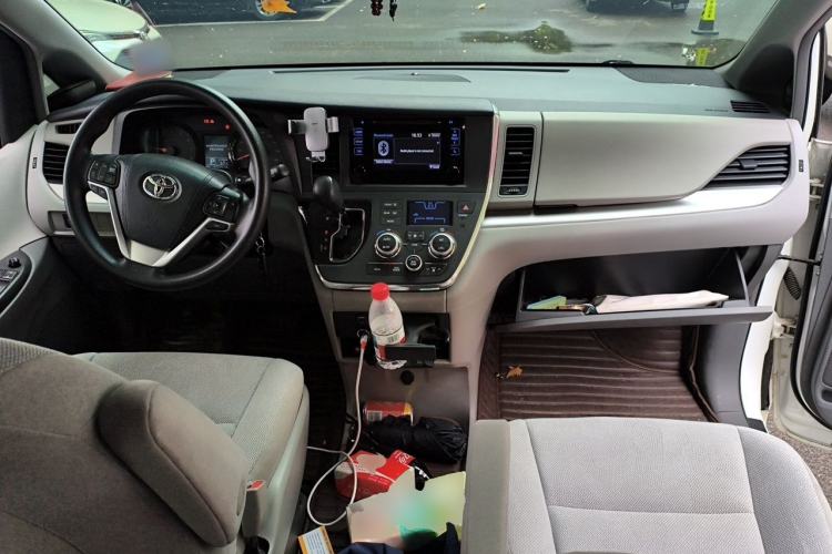 Used Toyota SIENNA  Center Console