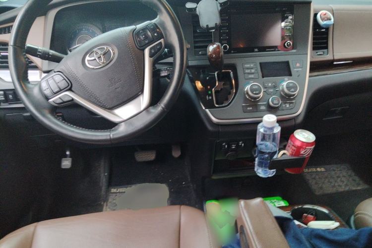 Used Toyota SIENNA 2014 3.5L Sienna Limited 4x4 Edition Center Console