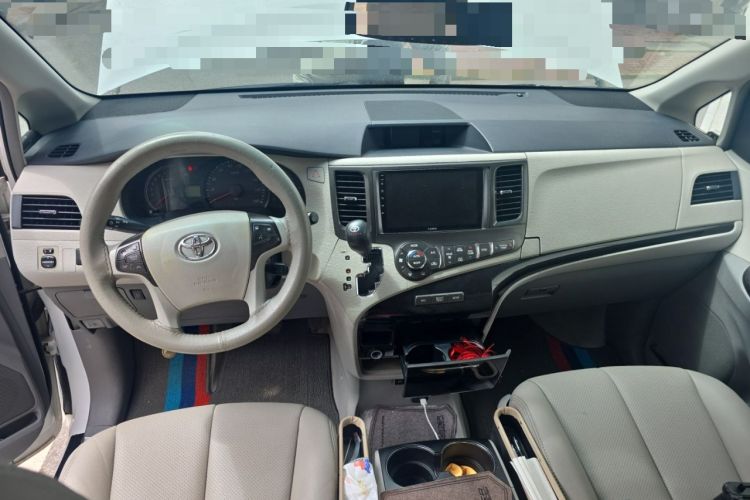 Used Toyota SIENNA  Center Console
