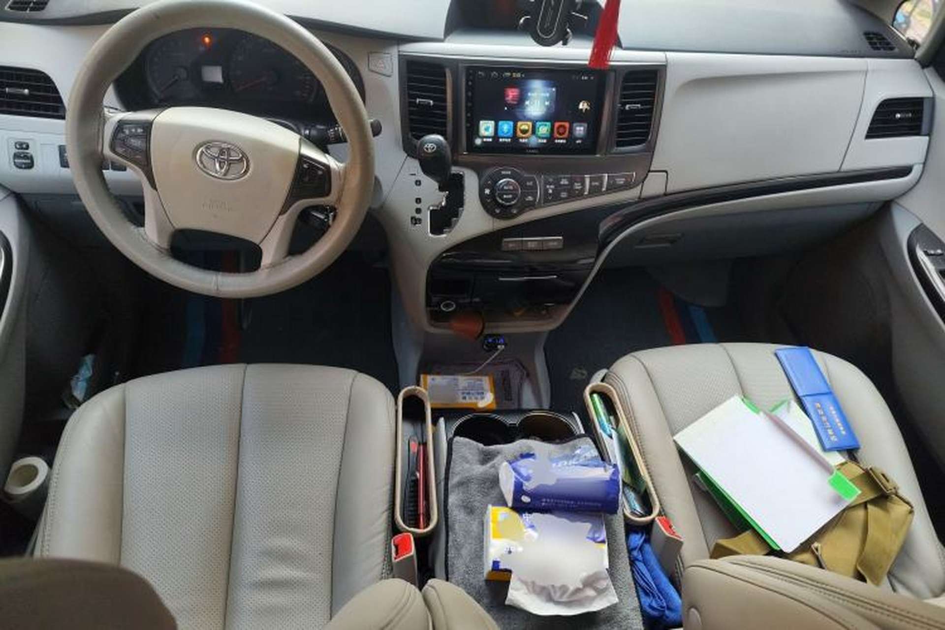 Used Toyota SIENNA  Center Console