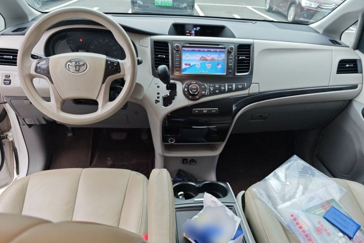 Used Toyota SIENNA 2014 3.5L Sienna LE Two-Wheel-Drive Version Center Console
