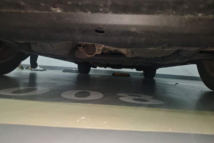 Used Toyota SIENNA  Chassis Front