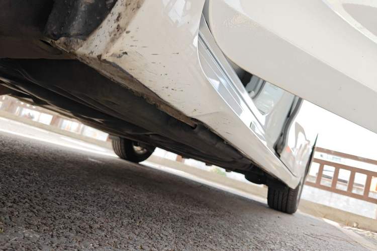 Used Toyota SIENNA  Chassis Front Left