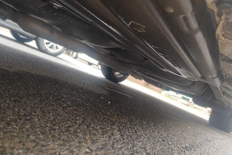 Used Toyota SIENNA 2014 3.5L Four-Wheel Drive LE U.S. Specification Chassis Front Left