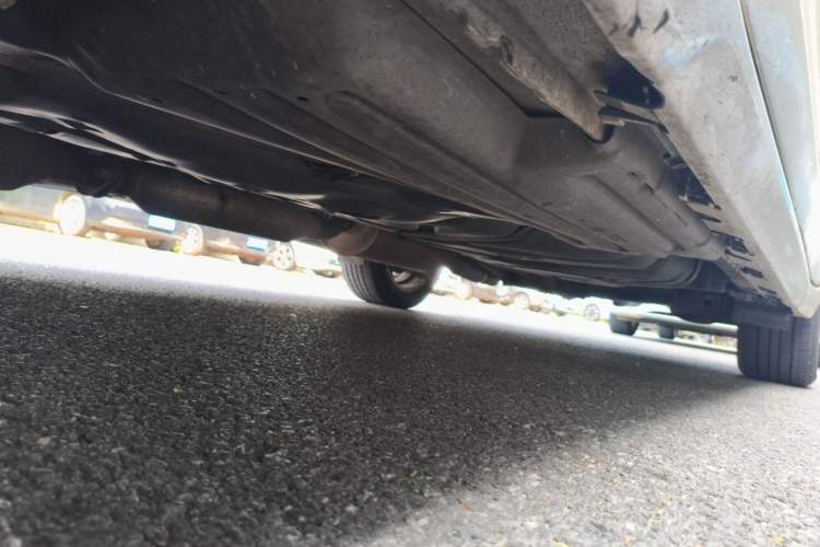 Used Toyota SIENNA 2014 3.5L Four-Wheel Drive LE U.S. Specification Chassis Front Left