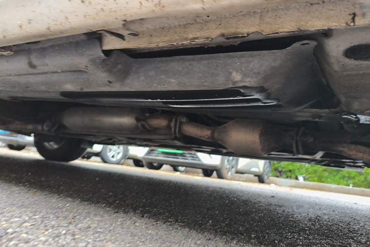 Used Toyota SIENNA  Chassis Front Right