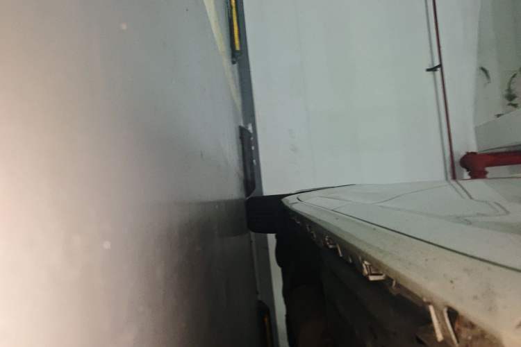 Used Toyota SIENNA  Chassis Front Right