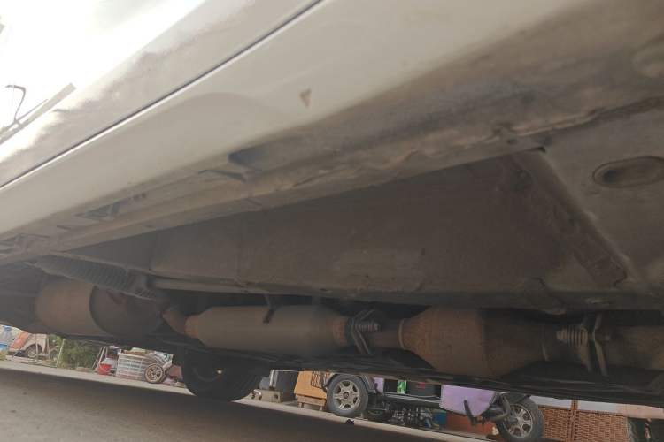 Used Toyota SIENNA  Chassis Front Right
