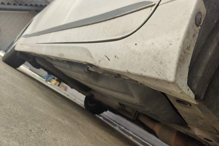 Used Toyota SIENNA  Chassis Front Right
