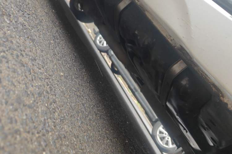 Used Toyota SIENNA 2014 3.5L Four-Wheel Drive LE U.S. Specification Chassis Rear Left