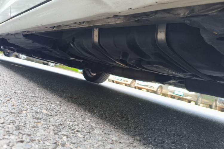 Used Toyota SIENNA 2014 3.5L Four-Wheel Drive LE U.S. Specification Chassis Rear Left