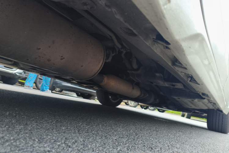 Used Toyota SIENNA 2014 3.5L Four-Wheel Drive LE U.S. Specification Chassis Rear Right