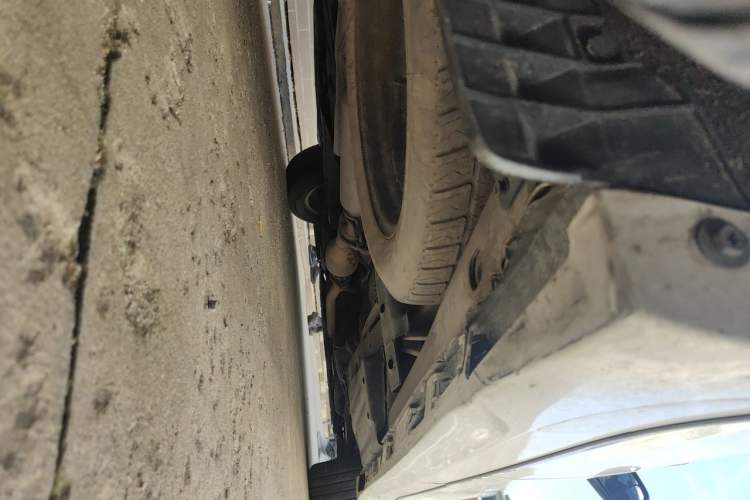 Used Toyota SIENNA  Chassis Rear Right
