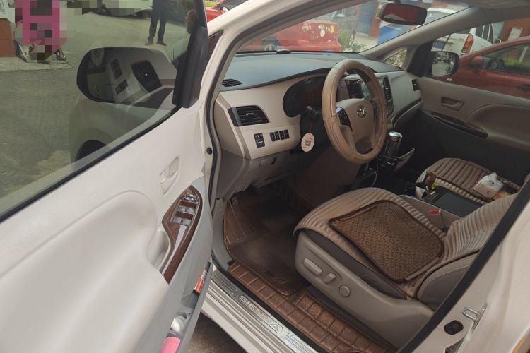 Used Toyota SIENNA  Driver Seat