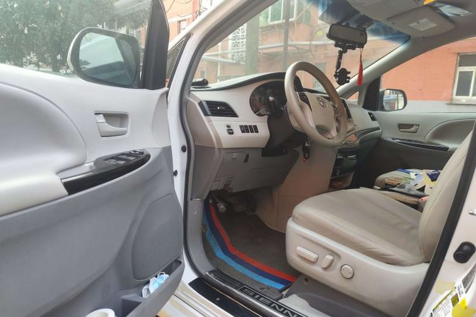 Used Toyota SIENNA  Driver Seat