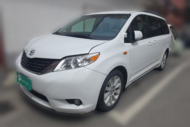 Used Toyota SIENNA 