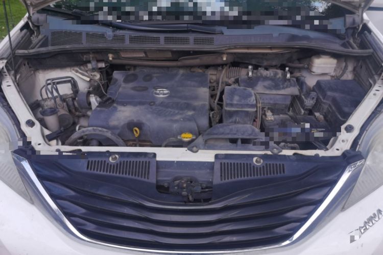 Used Toyota SIENNA 2014 3.5L Sienna LE Two-Wheel-Drive Version Engine Bay
