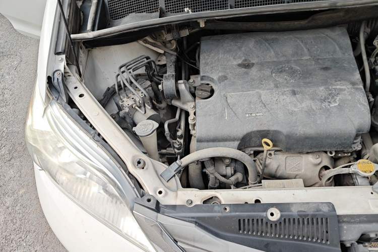 Used Toyota SIENNA  Engine Bay Right