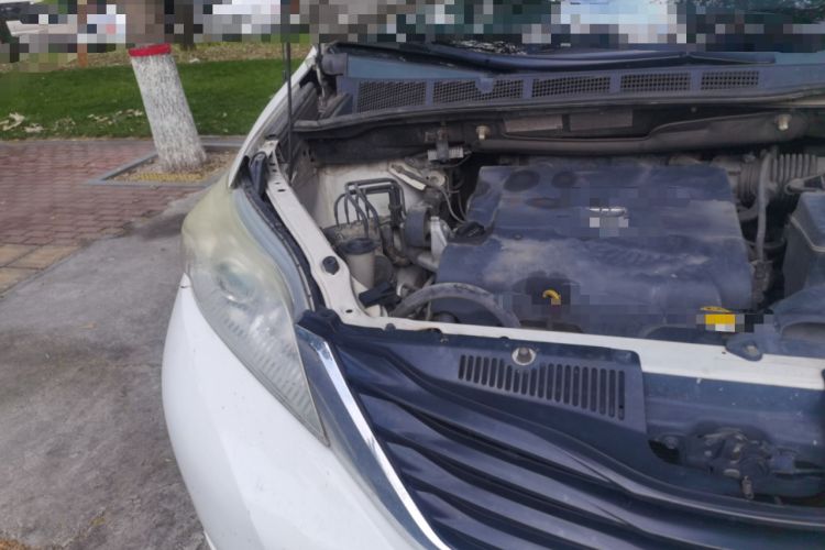 Used Toyota SIENNA 2014 3.5L Sienna LE Two-Wheel-Drive Version Engine Bay Right