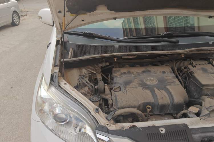 Used Toyota SIENNA  Engine Bay Right