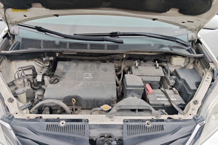 Used Toyota SIENNA 2014 3.5L Sienna LE Two-Wheel-Drive Version Engine Bay