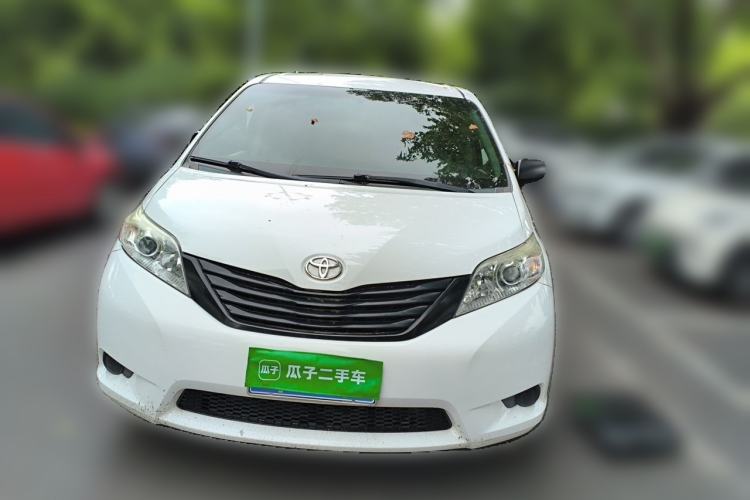 Used Toyota SIENNA  Front