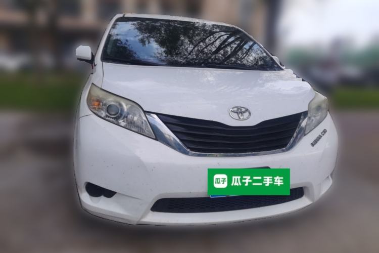 Used Toyota SIENNA 2014 3.5L Sienna LE Two-Wheel-Drive Version Front