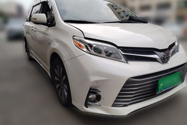 Used Toyota SIENNA 2014 3.5L Sienna Limited 4x4 Edition Front Right 45 Deg