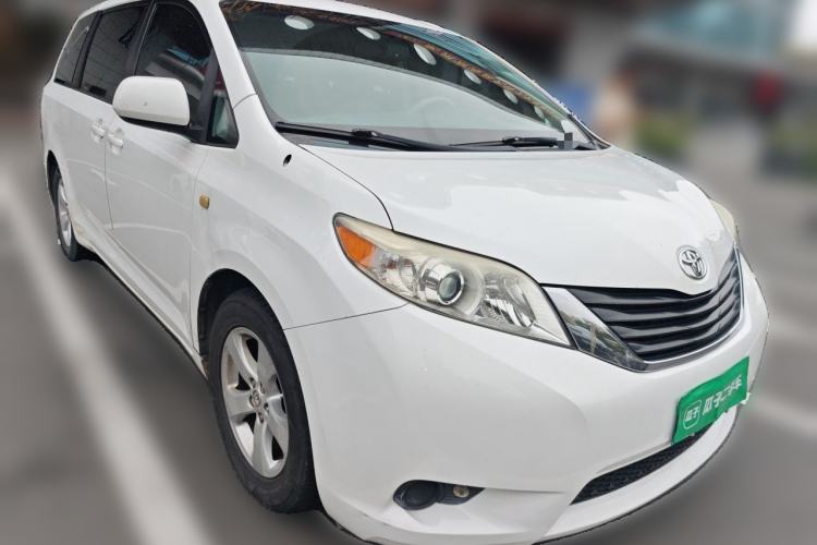 Used Toyota SIENNA 2014 3.5L Sienna LE Two-Wheel-Drive Version Front Right 45 Deg