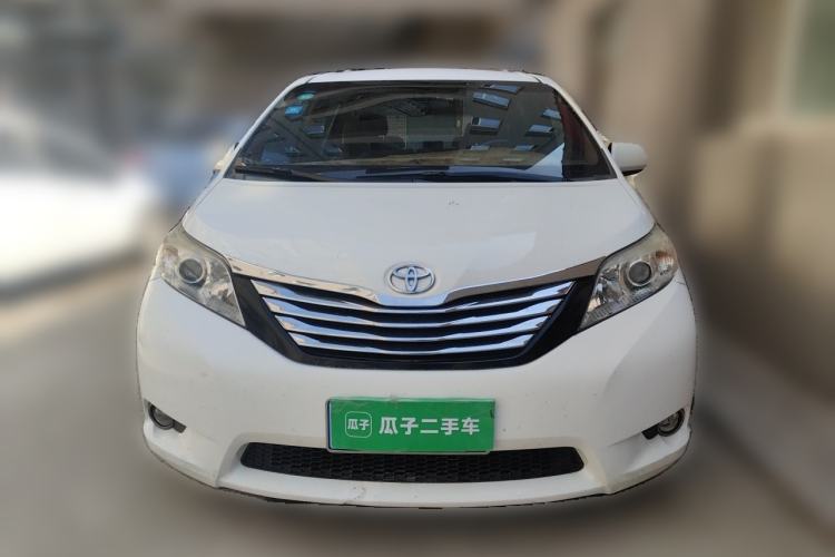 Used Toyota SIENNA  Front
