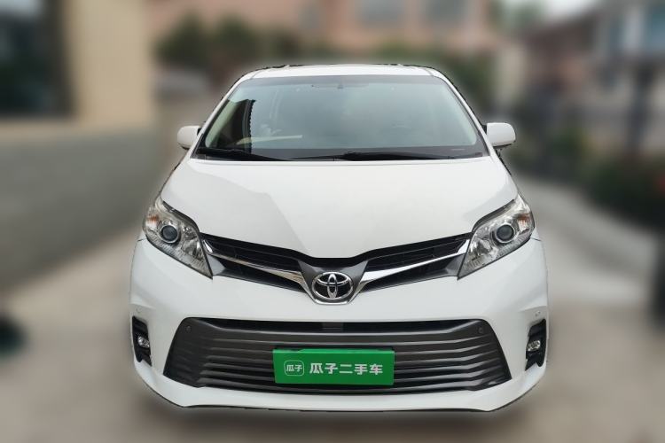 Used Toyota SIENNA  Front